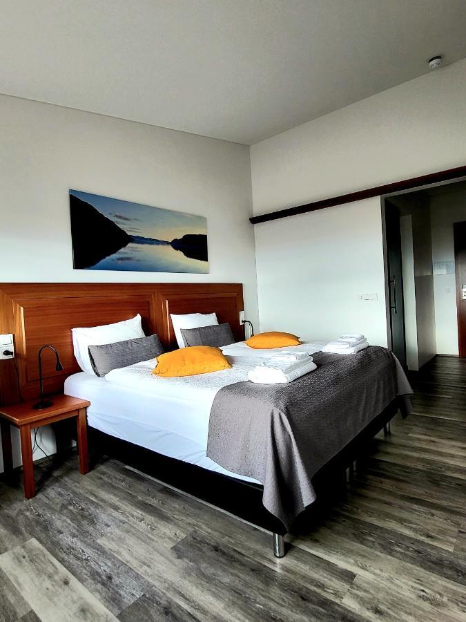 Hotel Flokalundur Brjanslaekur Bagian luar foto