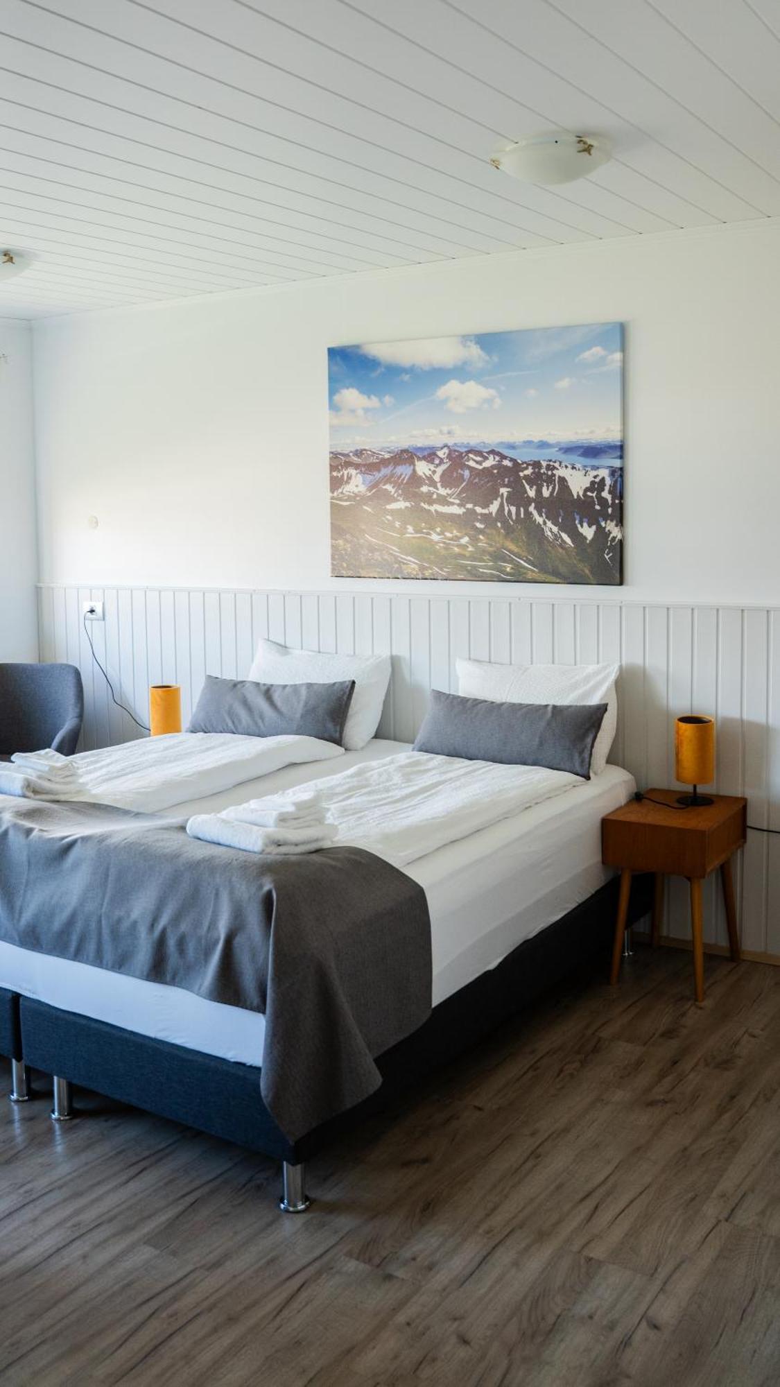 Hotel Flokalundur Brjanslaekur Bagian luar foto